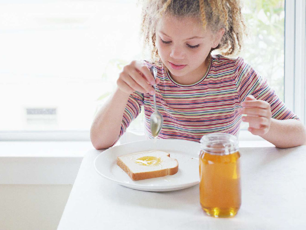 خواص عسل طبیعی برای کودکان
